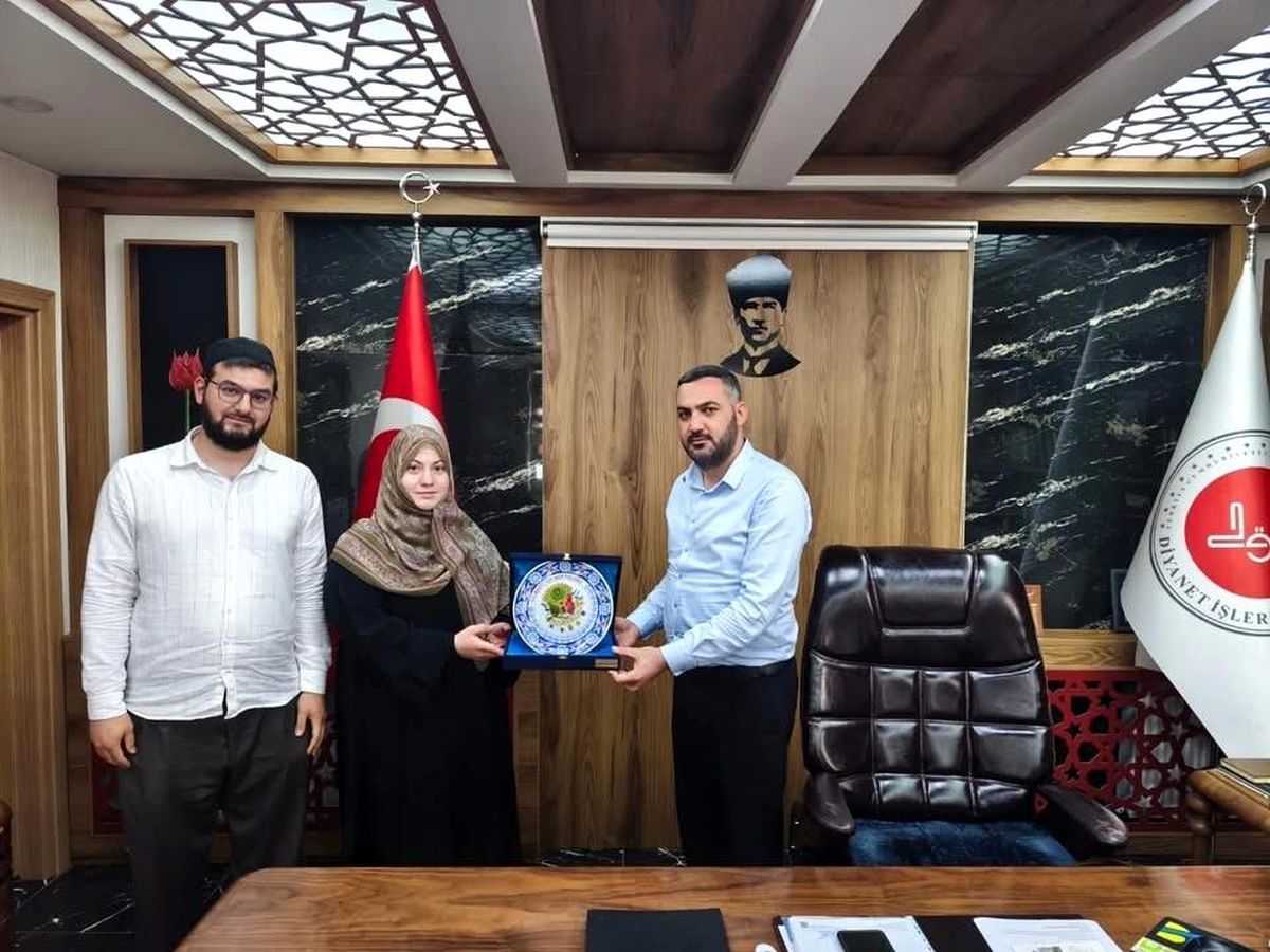 Bozüyük'te Hafızlık Kur'an Kursu öğreticisi Türkiye finaline katılma başarısı elde etti