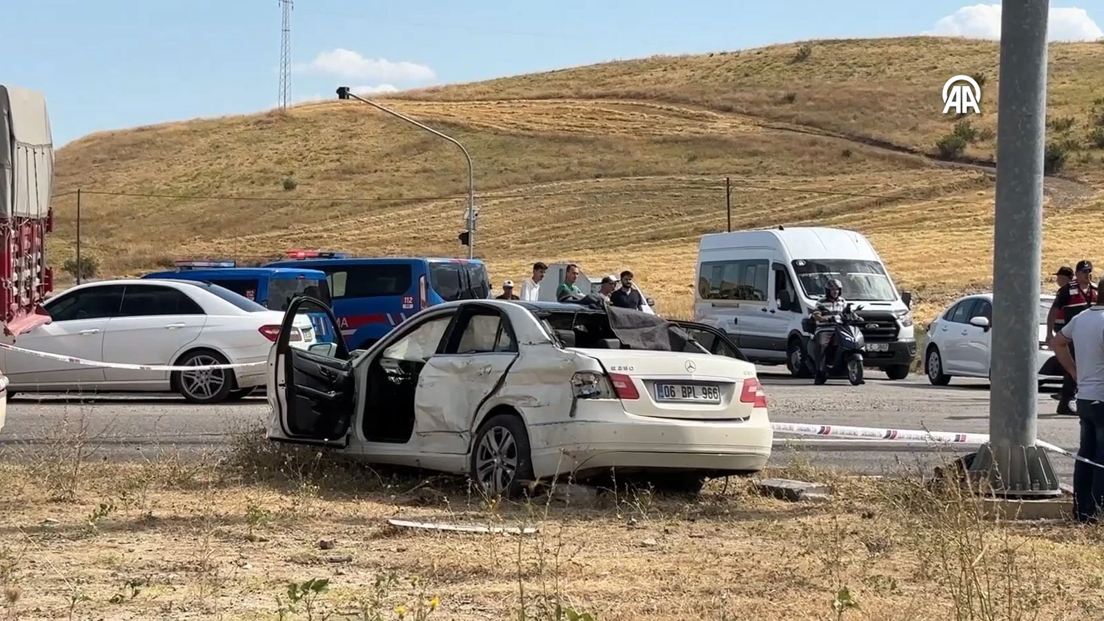 Çankırı'da tır ile otomobil çarpıştı! 3 kişi hayatını kaybetti, 2 kişi yaralandı