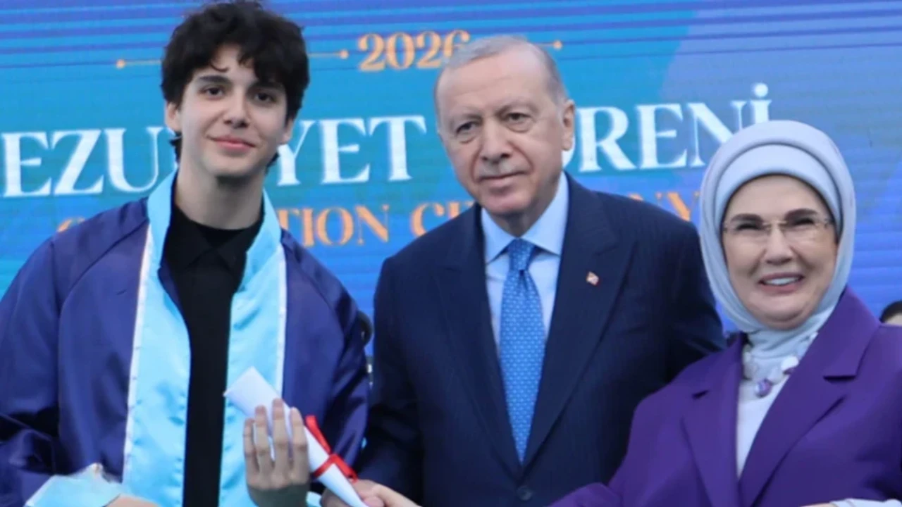 Cumhurbaşkanı Erdoğan'ın torunu liseden mezun oldu
