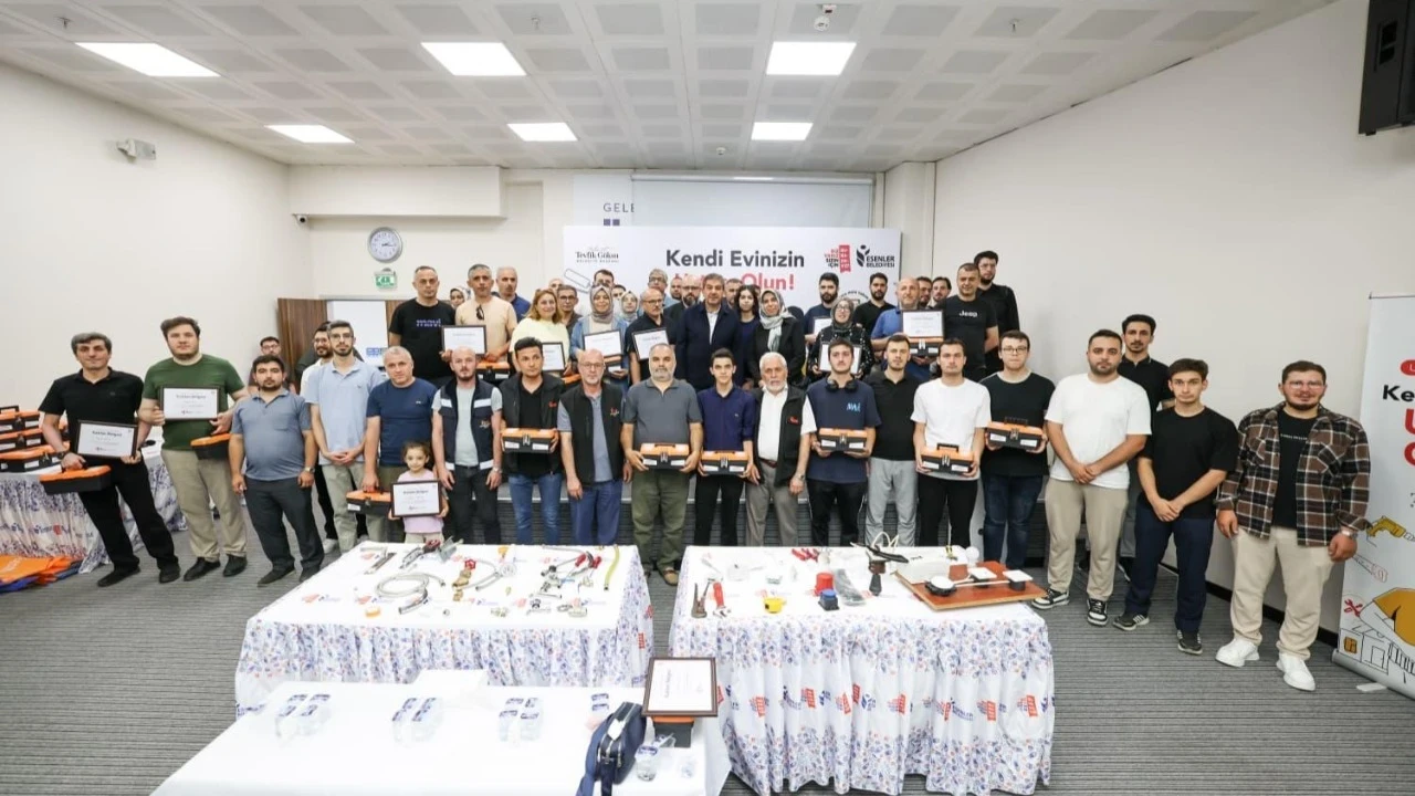Esenler’de 243 kişi temel tamirat eğitimi aldı! Başkan Göksu: Vatandaşlarımıza yeni beceriler kazandırıyoruz