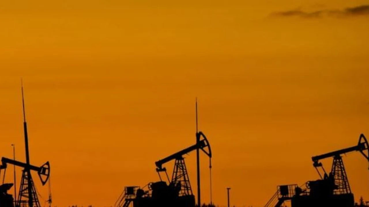 Brent petrolün varili 76,35 dolardan işlem görüyor