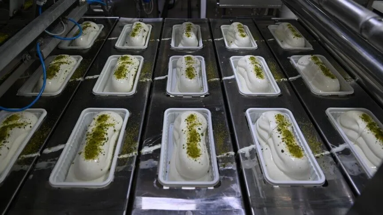 Bodrum'da bir top dondurmayı 400 liraya satan işletmeye idari işlem
