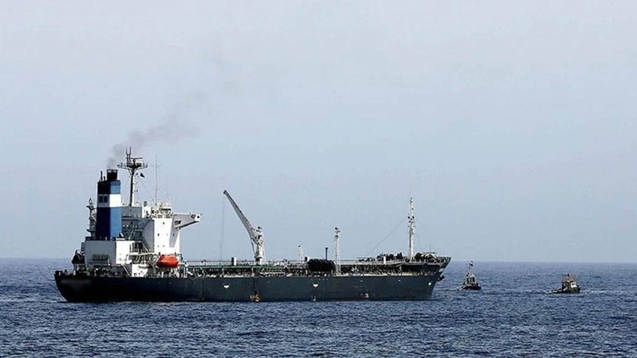 İngiltere, Manş Denizi'nde Rus filosuna ait gizli tanker ele geçirdi