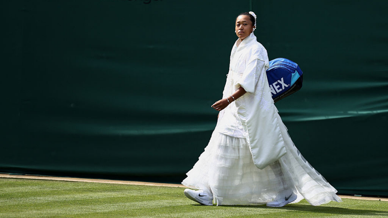 Beyaz kimonoyla Japonya'ya saygı duruşu: Wimbledon’da Naomi Osaka şıklığı