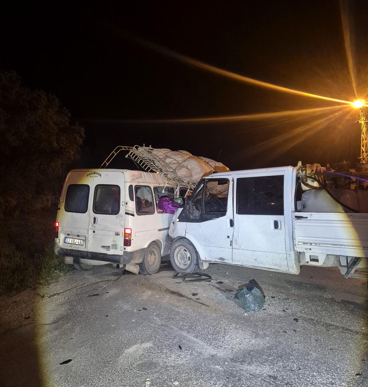 Konya'da kamyonet ile minibüs çarpıştı: 7 yaralı