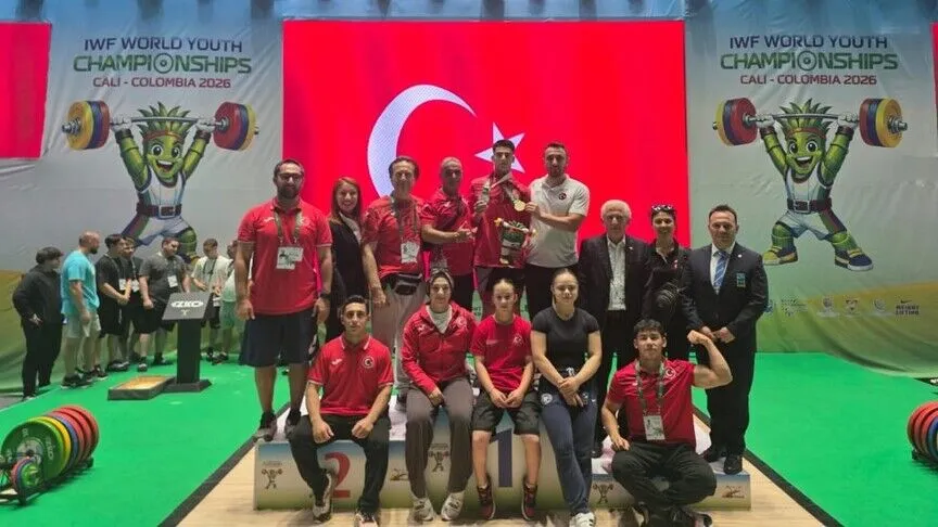 Milli haltercilerden Yıldızlar Dünya Şampiyonası'nda 17 madalya