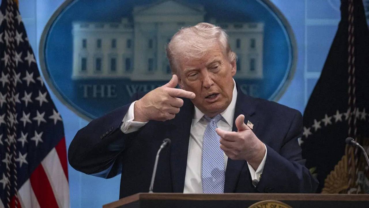 Trump'tan dünyayı sarsan çıkış: "Hark Adası'nı ve diğer petrol merkezlerini ele geçireceğiz&quo