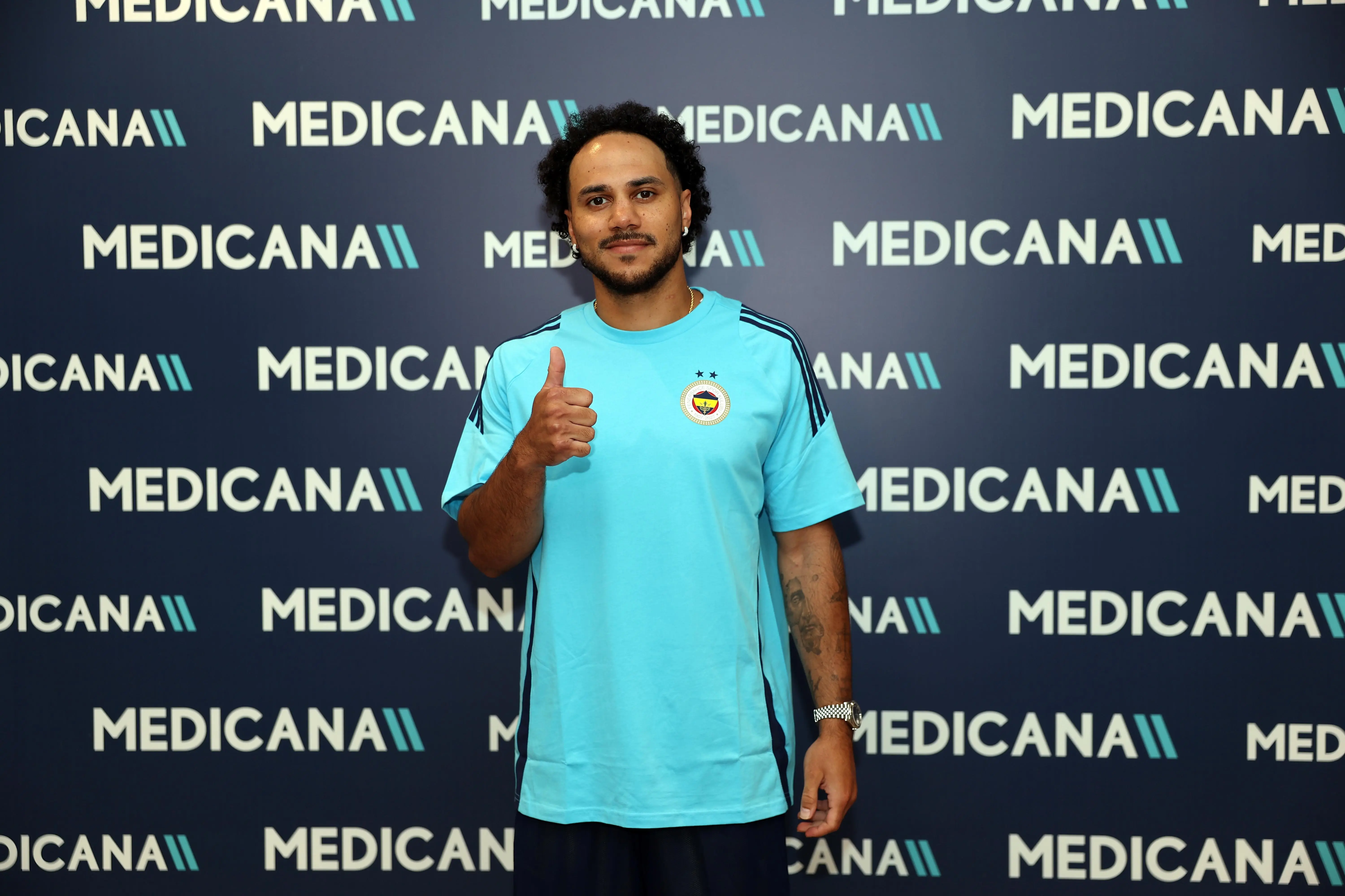 Fenerbahçe'de Shane Larkin sağlık kontrolünden geçti