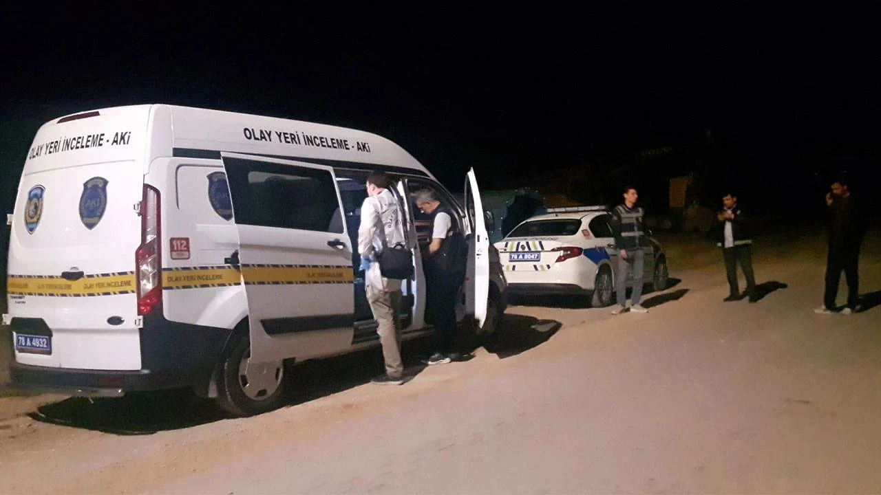 79 yaşındaki kişi 3'üncü kattan düşerek hayatını kaybetti