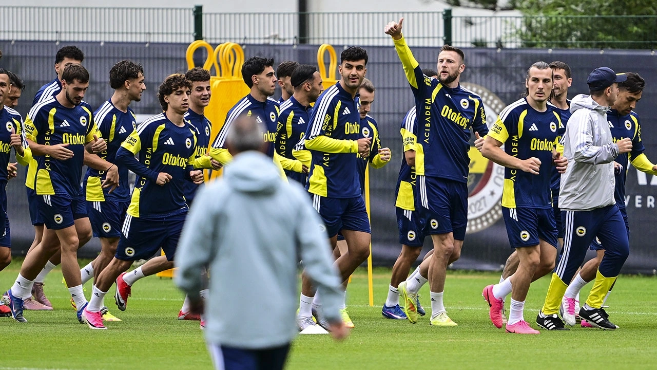 Fenerbahçe'de ayrılık kapıda: Gelecek bonservis belli oldu