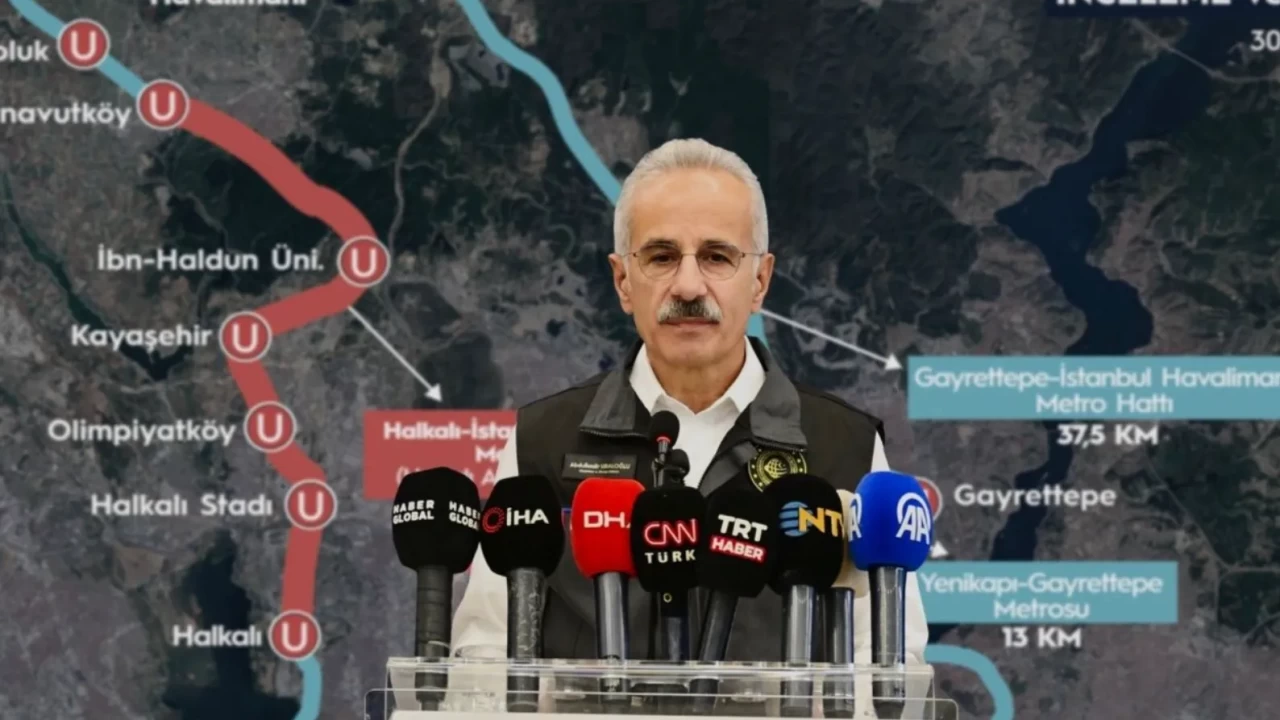 Bakan Uraloğlu duyurdu: Halkalı-İstanbul Havalimanı arası 30 dakikaya düşüyor!