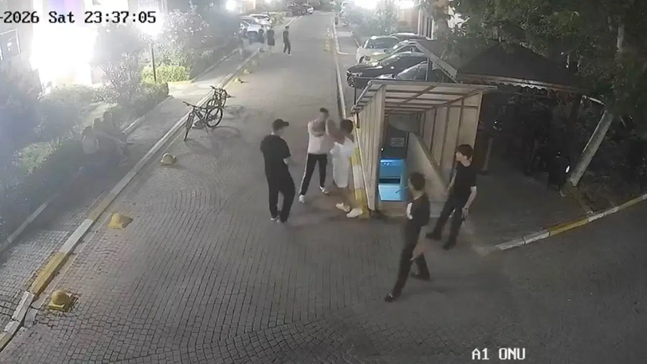Esenyurt'ta 4 şahıs 15 yaşındaki çocuğu darbetti
