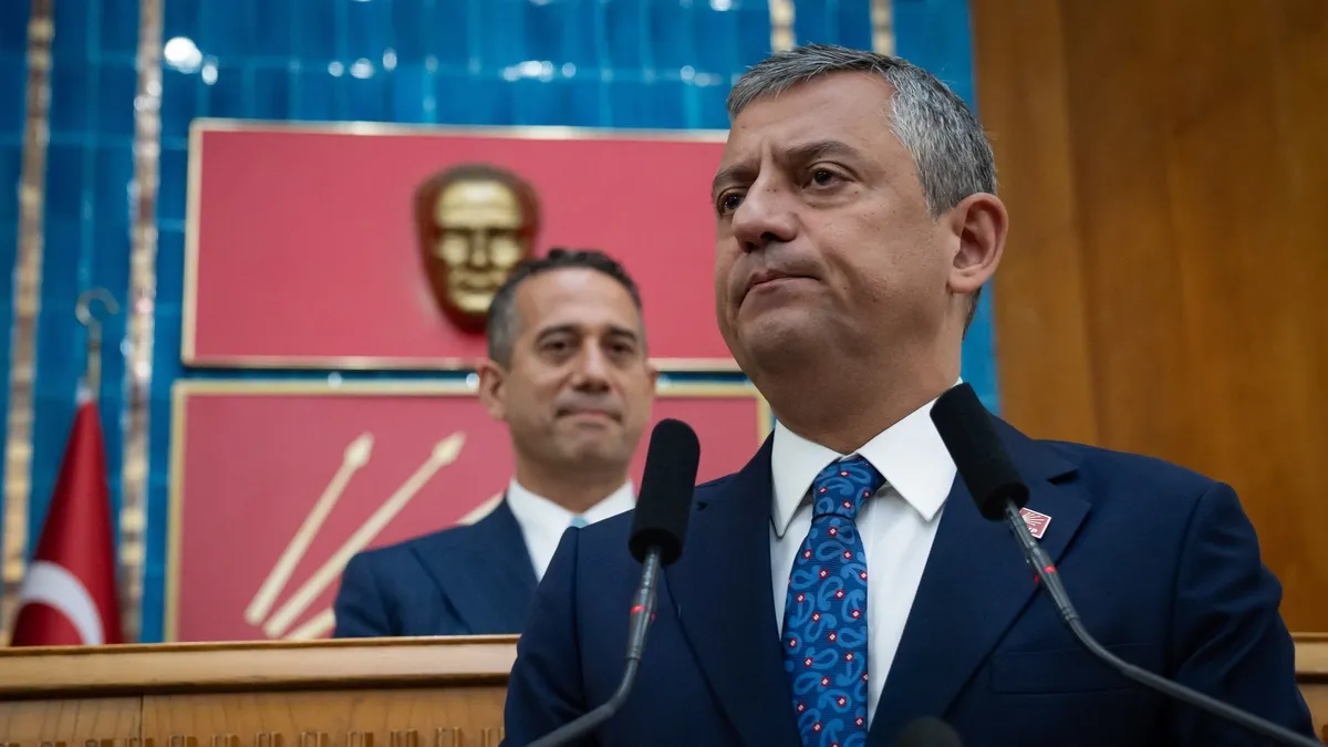 Özgür Özel'in 'geri dönülmez' eşiği! CHP'yi 26 Temmuz'dan sonra bölecekler | Yeni parti için Ekremcilerle...