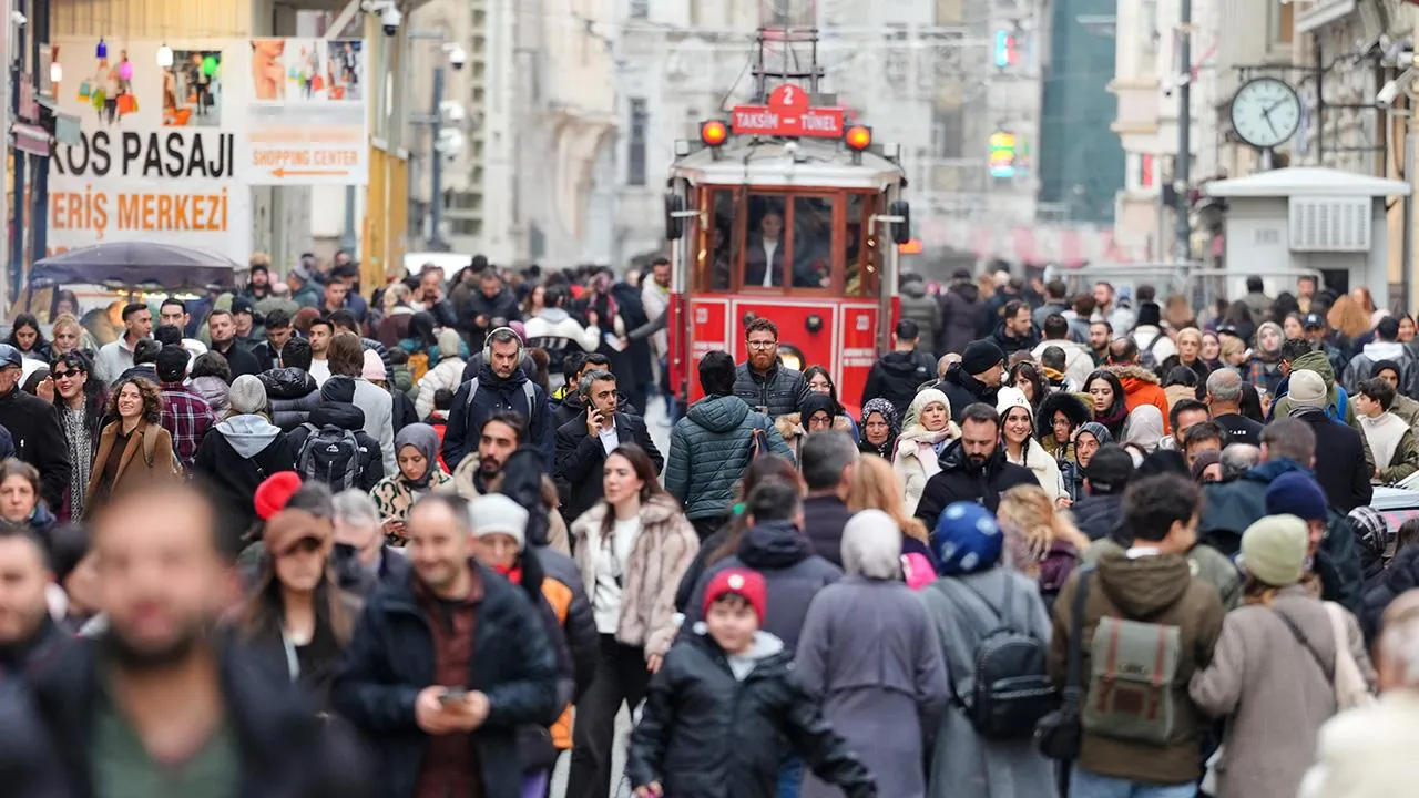 İstanbul'dan kaçan kaçana! Megakentte bir ilk yaşanıyor