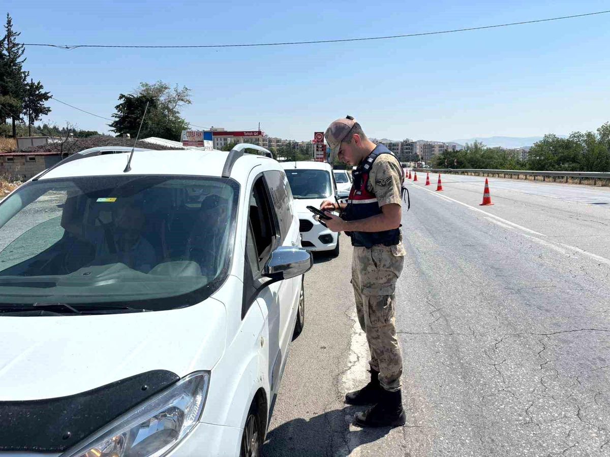 Gaziantep'te 25 aranan şahıs yakalandı