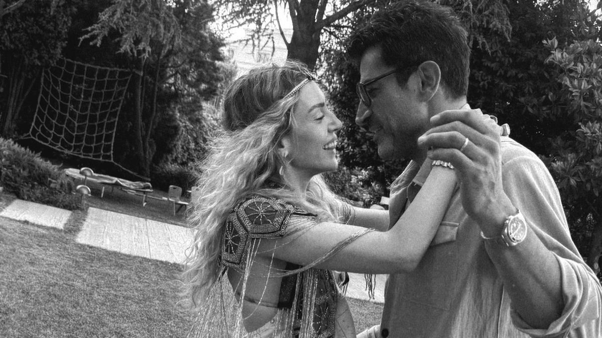 52 yaşına giren Kenan İmirzalıoğlu’na eşi Sinem Kobal’dan romantik kutlama