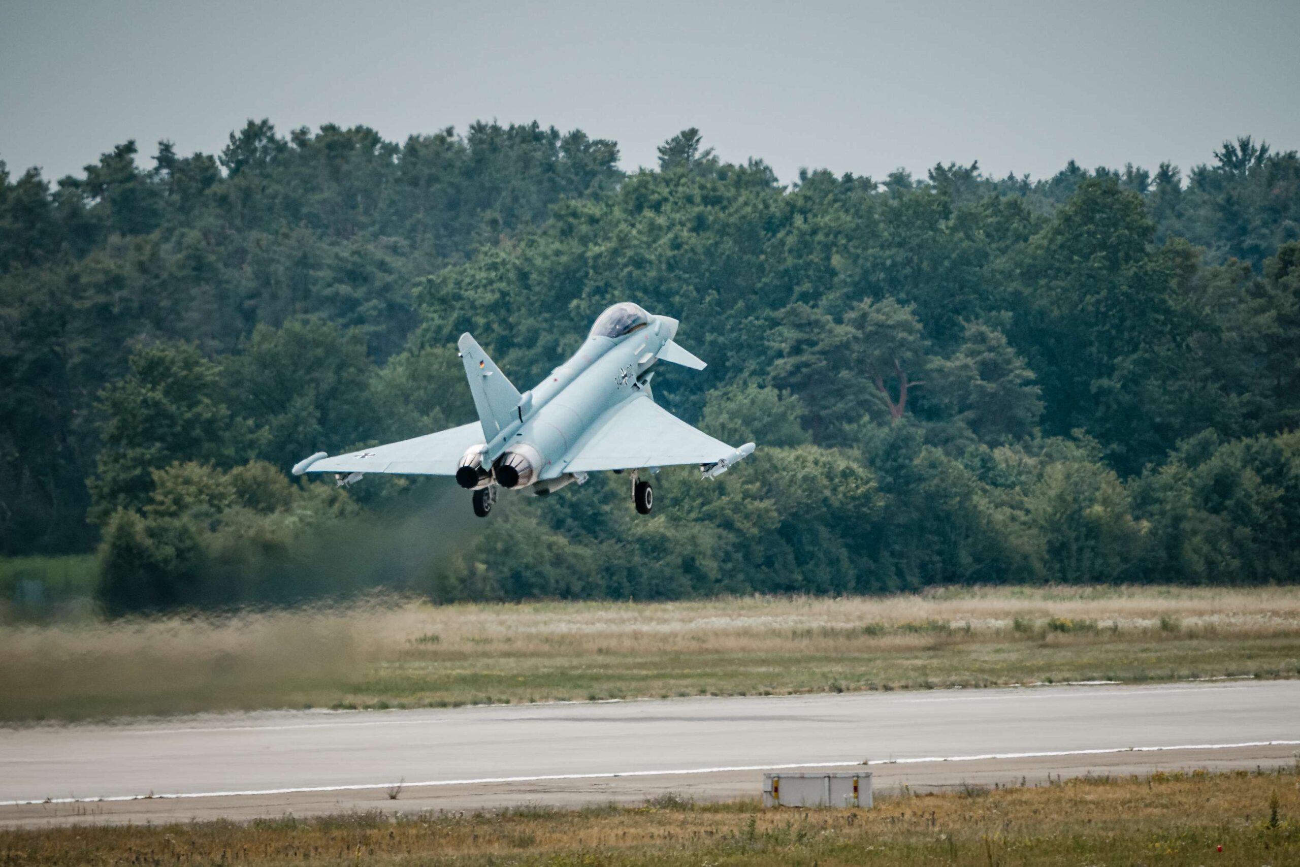 Almanya’nın yeni Eurofighter savaş uçağından ilk uçuş