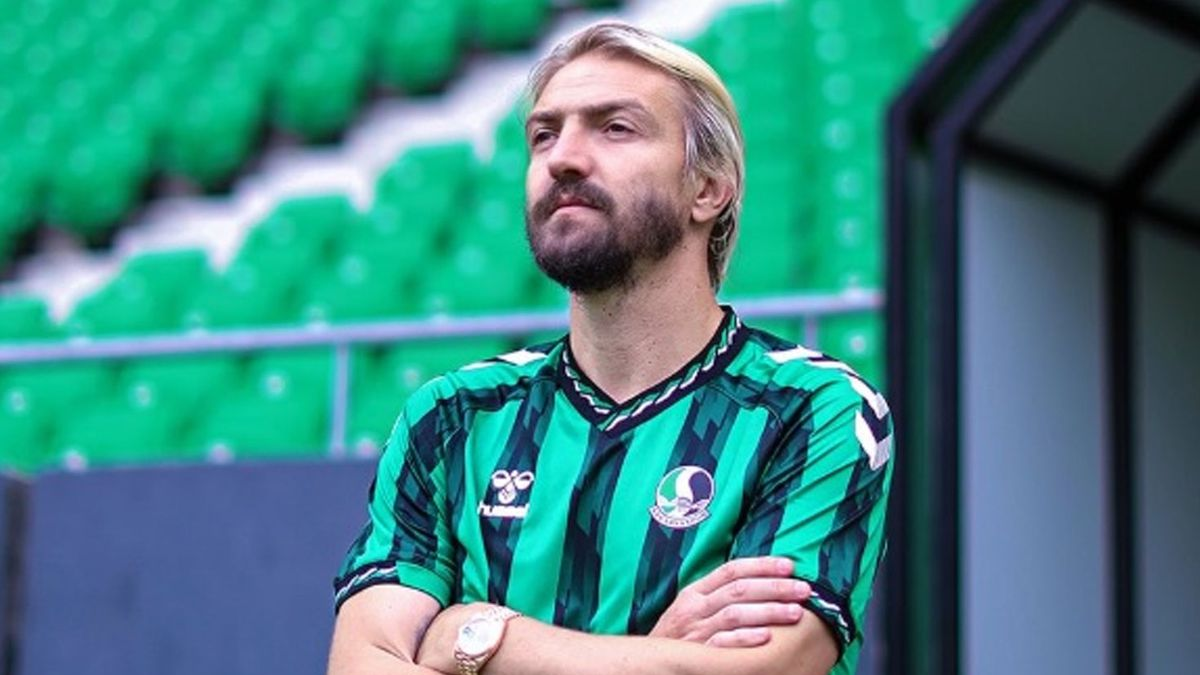 Caner Erkin futbolu bıraktı!