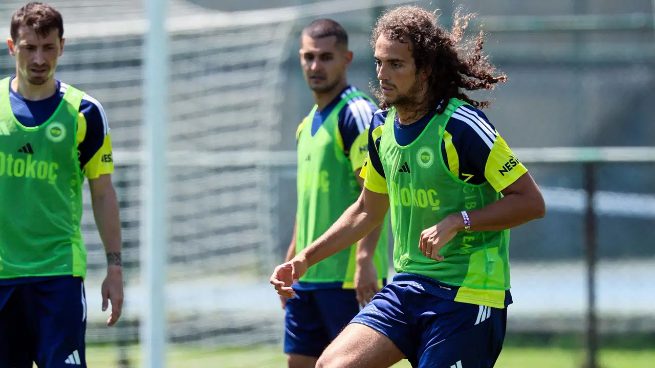 Fenerbahçe'de yeni sezon hazırlıkları sürüyor
