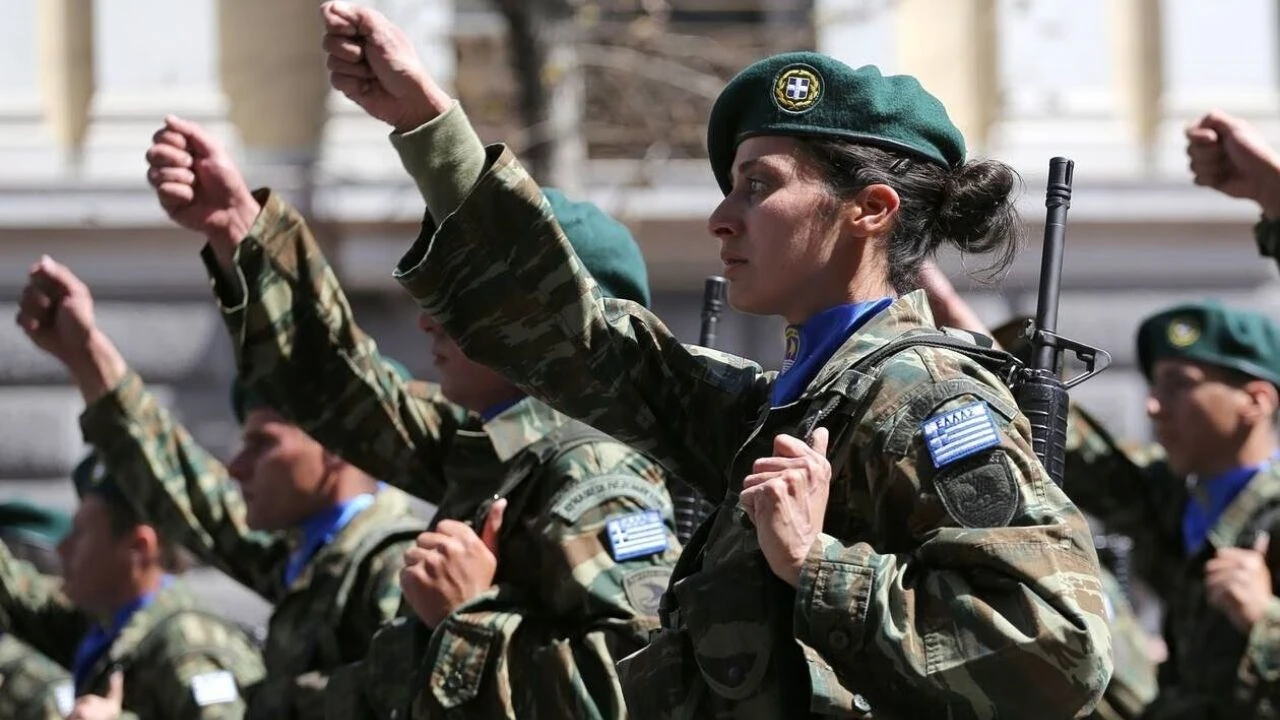 Kara kuvvetlerinde yeni dönem! Kadınlar birliklere katıldı