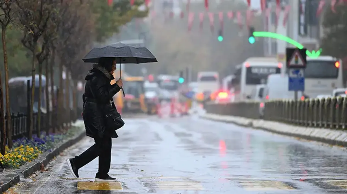 Türkiye genelinde hava değişiyor! Meteoroloji'den gök gürültülü yağış uyarısı