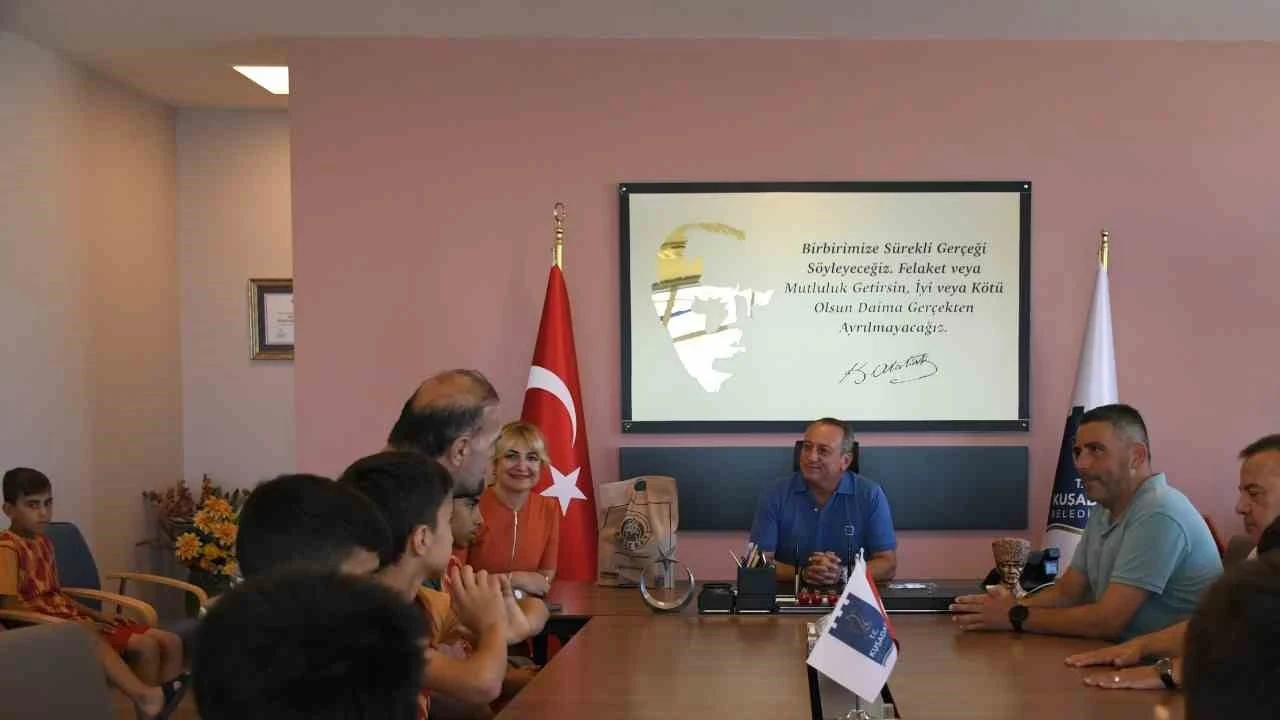 Kuşadası’nın gönül köprüsü 9 yıldır çocukları buluşturuyor