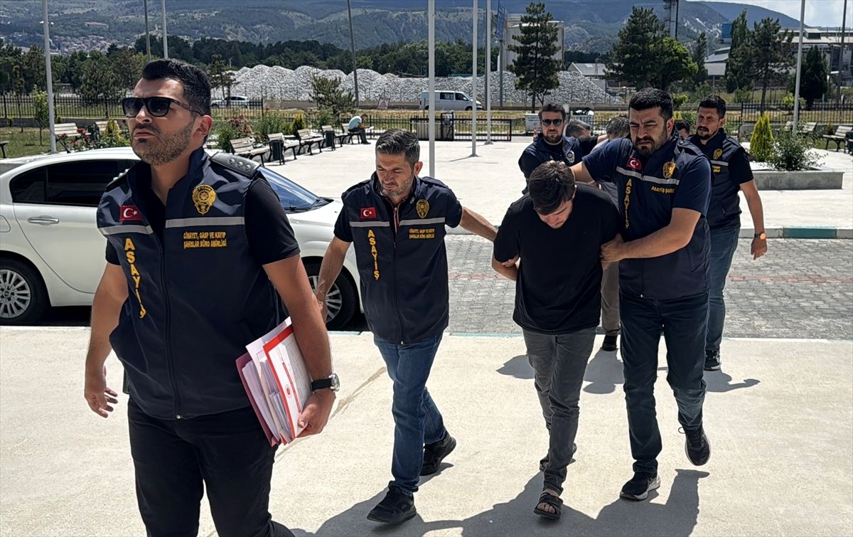 Kütahya'da servis işletmecisine silahlı saldırı olayıyla ilgili 3 şüpheli yakalandı