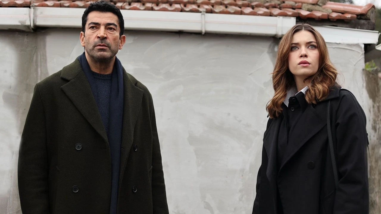 Afra Saraçoğlu ve Kenan İmirzalıoğlu hakkında olay iddia! Magazin kulisleri bu söylentiyle çalkalanıyor