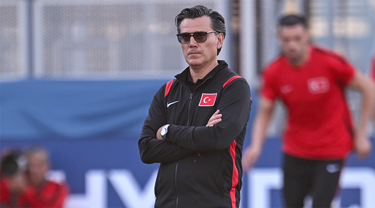 Vincenzo Montella'dan Paraguay maçı öncesi sert açıklamalar! 'Kaos isteyenlerden daha çok Türk'üm'