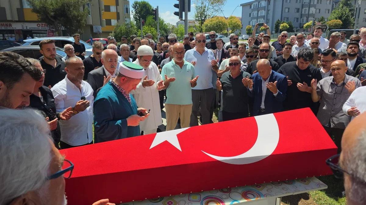 Eski Ak Parti Balıkesir milletvekili Mehmet Cemal Öztaylan toprağa verildi!