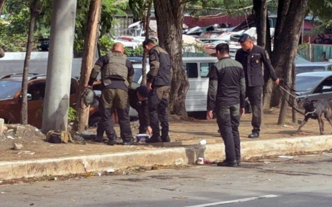 Senato önünde bomba imha edildi, Bakanlıkta patlama oldu! Ülke lideri neye uğradığını şaşırdı