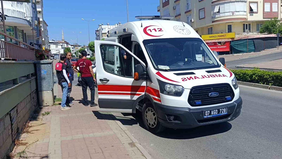 Motosiklet ile otomobil çarpıştı: 2 yaralı