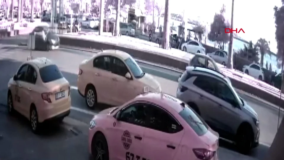 Otomobilin çarptığı yaya hastanelik oldu