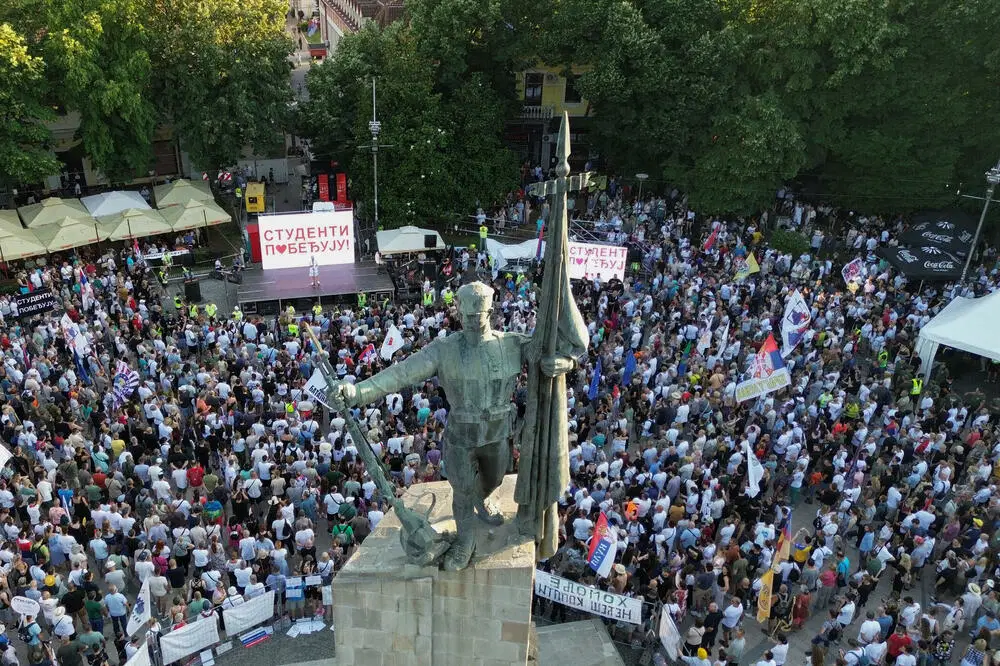 Sırbistan’da Vucic krizi: İstifa yetmedi, protestolar sürüyor