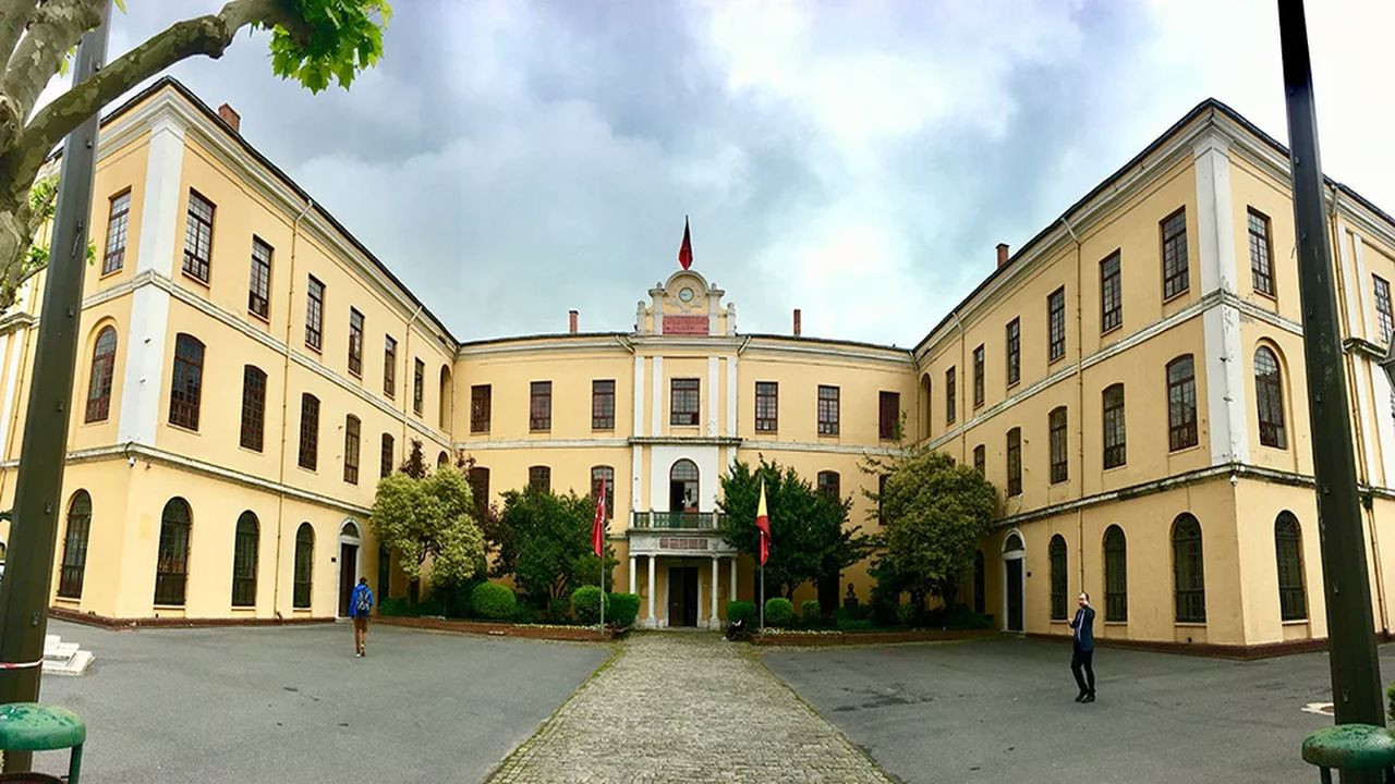 Türkiye'nin en iyi 20 lisesi belli oldu! 2026 taban puanlarına göre