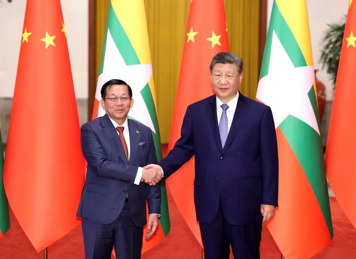 Çin Cumhurbaşkanı Xi, Myanmar Devlet Başkanı ile Bir Araya Geldi