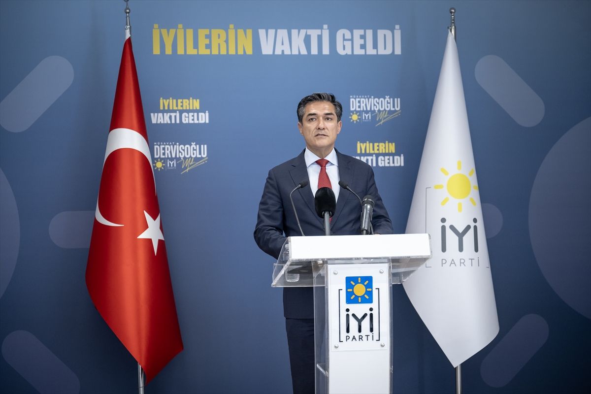 İYİ Parti Sözcüsü Kavuncu, basın toplantısı düzenledi Açıklaması