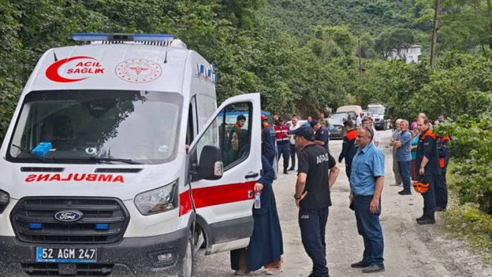 Kızının gözünün önünde hayata veda etti