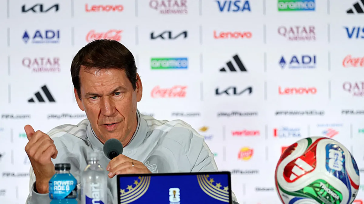 Rudi Garcia'dan kırmızı kart tepkisi! 'Bu bir 1 Nisan şakası'