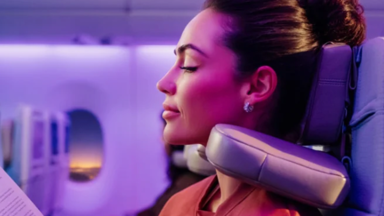 Emirates'ten ekonomi sınıfına 'kanatlı' boyun yastığı hizmeti