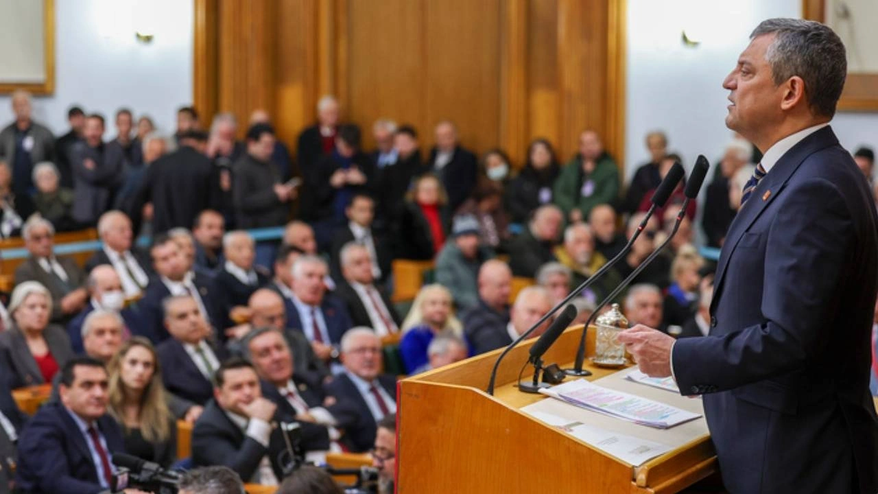 CHP Lideri Özgür Özel Grup Toplantısı kararını açıklıyor!