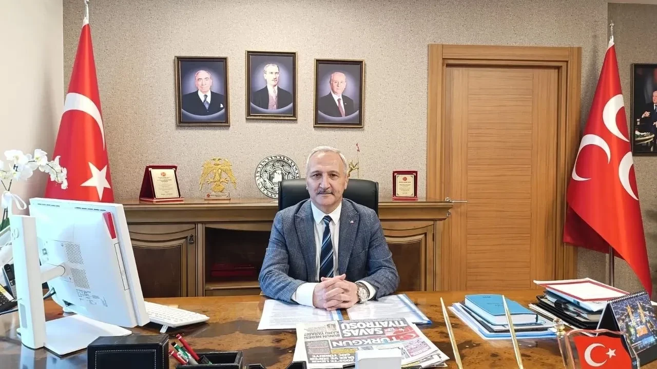 MHP Genel Başkan Yardımcısı Yurdakul Ülkü Ocakları'nın karne etkinliğinde çocuklarla bir araya geldi