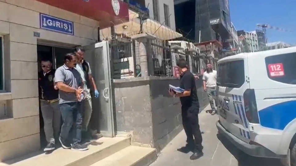 Adıyaman'da hırsızlık operasyonu! Soba borusuna saklanan altınlar şaşkına çevirdi