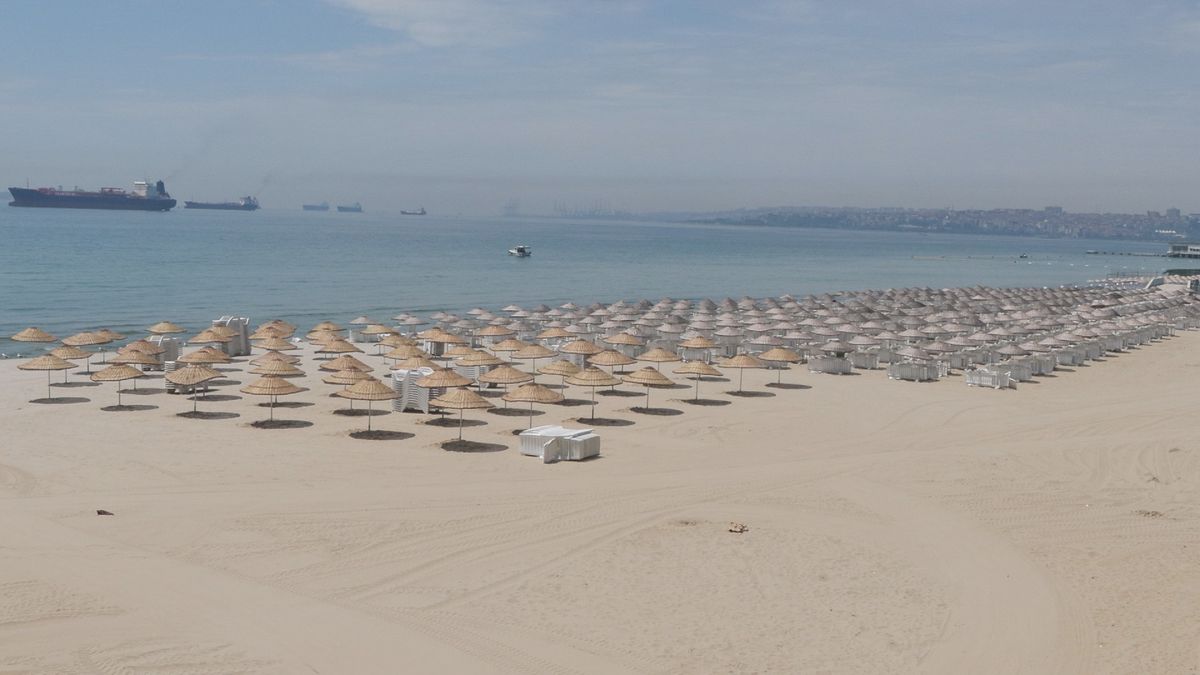 İstanbul'da plajlar sezona hazır: Giriş ücreti 2 bin lira olan var