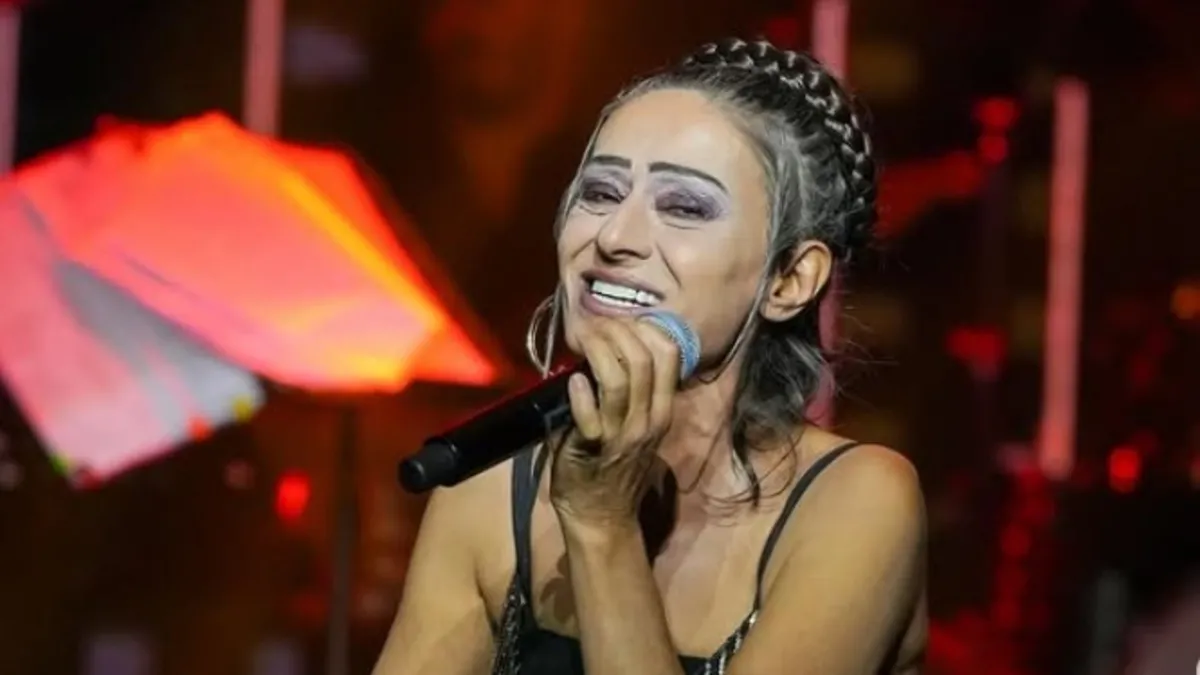 Yıldız Tilbe'den Alaçatı'da coşku dolu konser