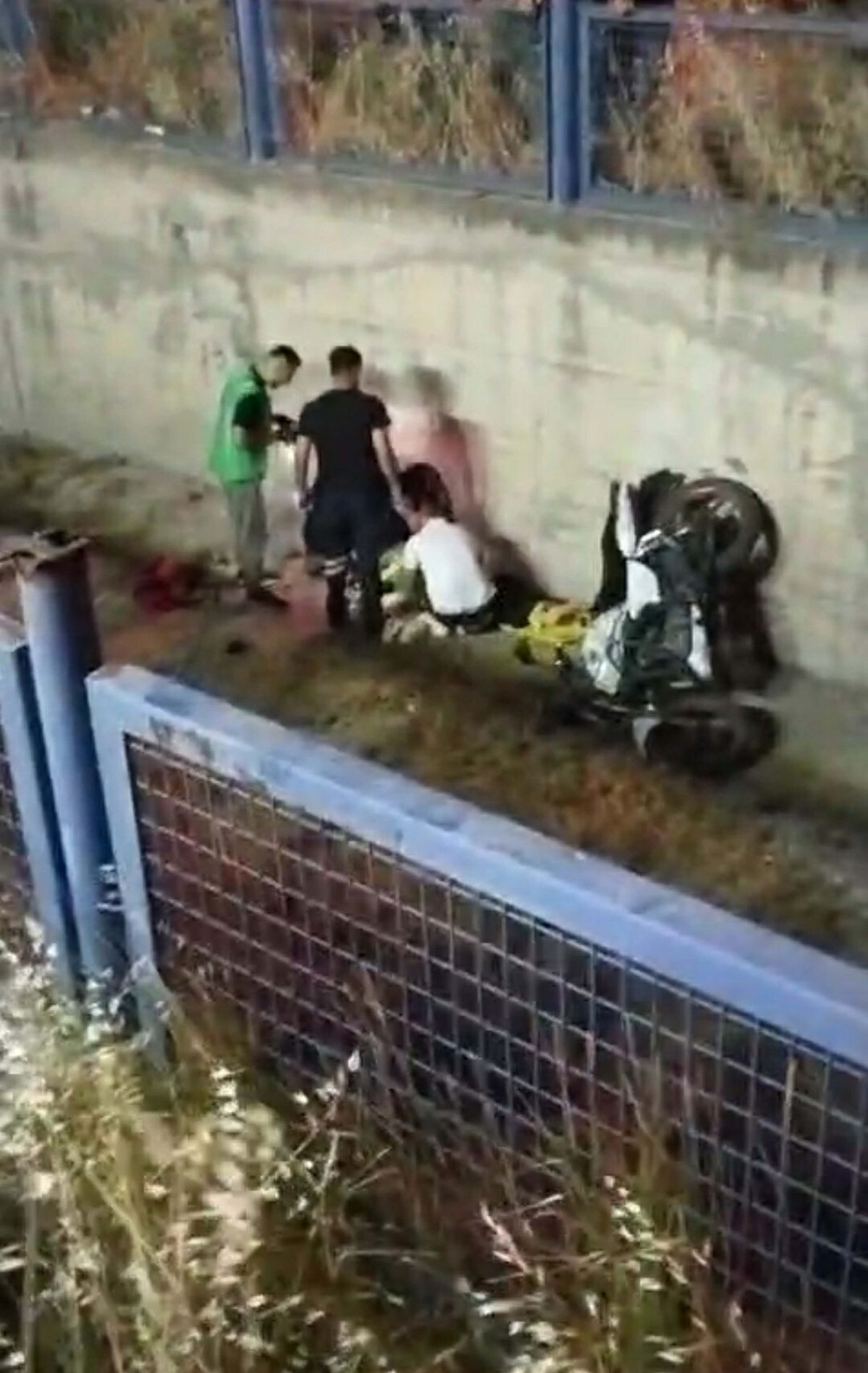 Eğitim sürüşünde motosikletle dereye uçan kadın, hayatını kaybetti