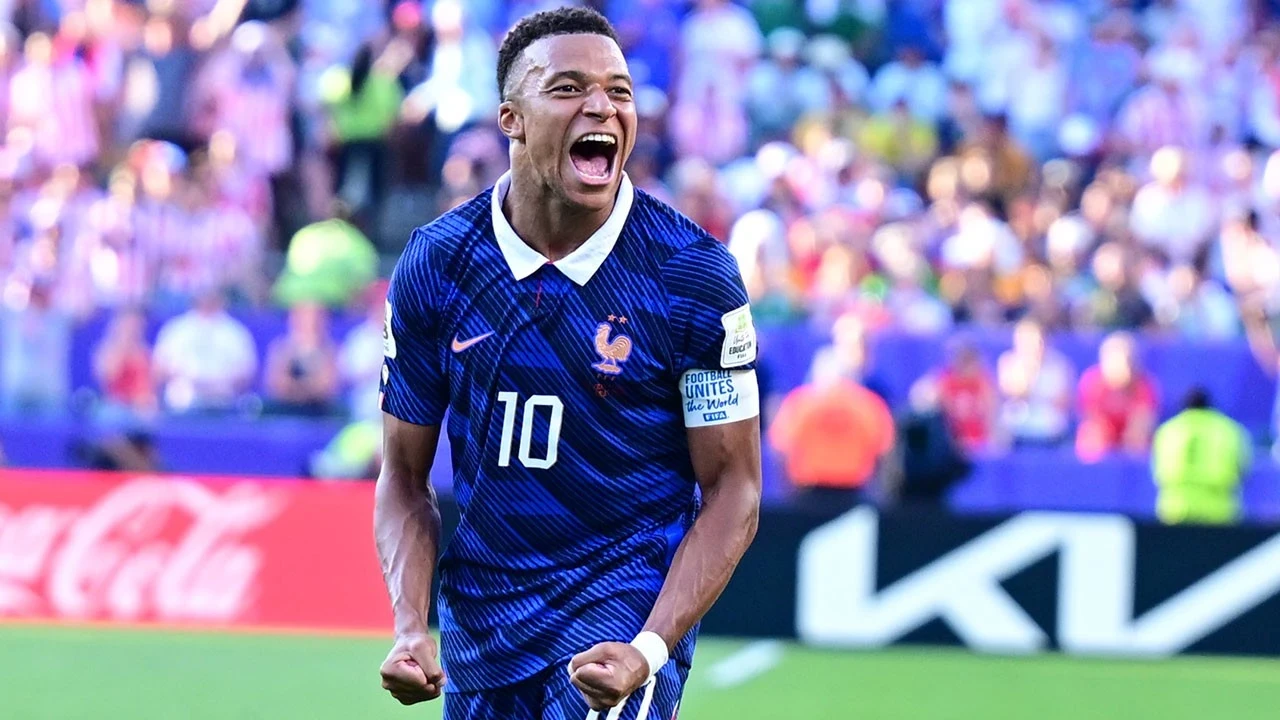 Fransa çeyrek finalde: Mbappe'nin golü Paraguay engelini aştı
