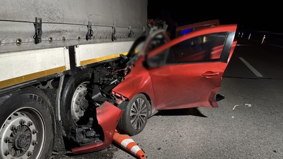 Edirne'de otomobil TIR'a çarptı: 1 ölü