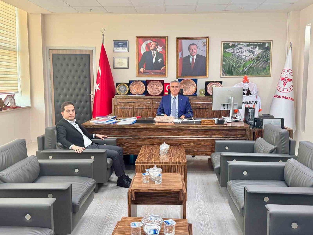 Başkan Aküzüm, sağlık çalışanlarının sorunlarını İl Sağlık Müdürü Asiltürk’e iletti