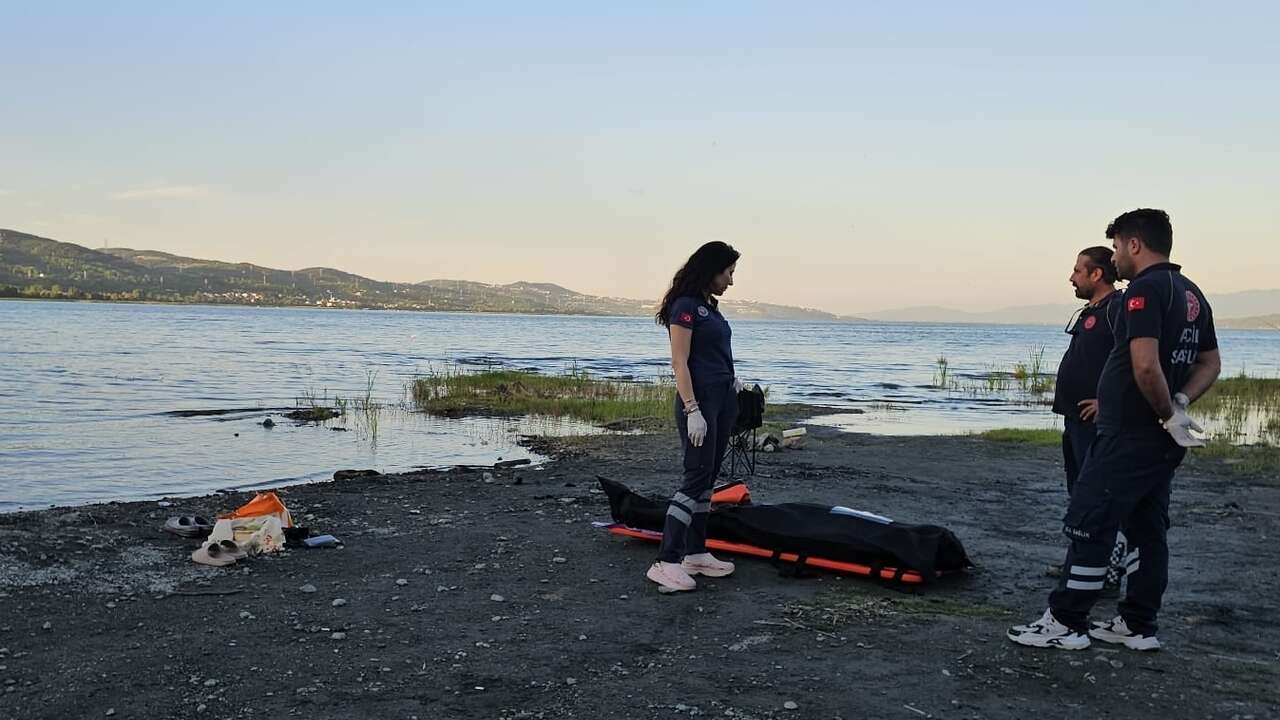 Sakarya'da Sapanca Gölü'ne giren kişi boğularak hayatını kaybetti